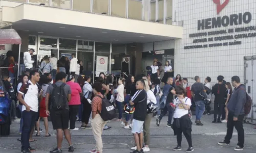 
				
					Por ingresso, fãs de Ludmilla batem recorde de doação de sangue no Rio
				
				