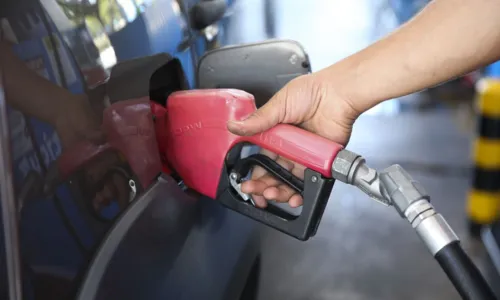 
				
					Preço da gasolina sobe e combustível fica mais caro em Salvador
				
				