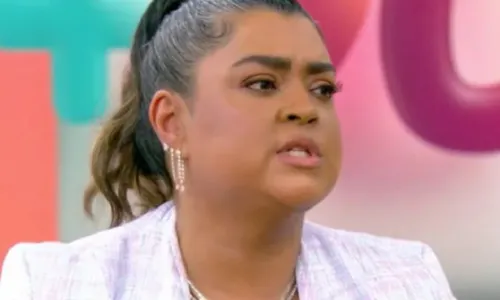 
				
					Preta Gil explica falta de contato com fãs após show: 'Não pude receber'
				
				