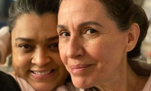 
				
					Preta Gil se declara para Flora em aniversário: 'Minha Mamis'
				
				