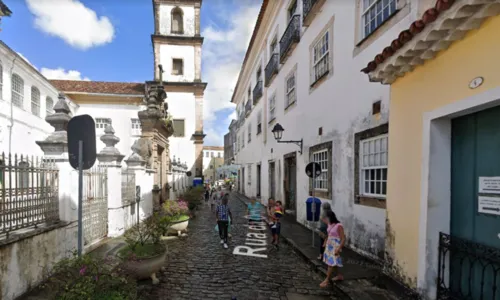 
				
					Rua no Pelourinho é interditada após risco de desabamento em Igreja de São Francisco
				
				