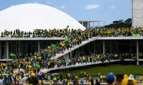 
				
					STF torna réus mais 45 envolvidos nos atos golpistas de 8 de janeiro
				
				