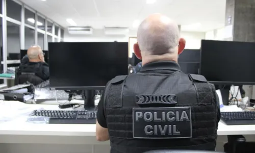 
				
					Suspeito de aplicar golpe de R$ 56 mil em empresa de Salvador é preso
				
				