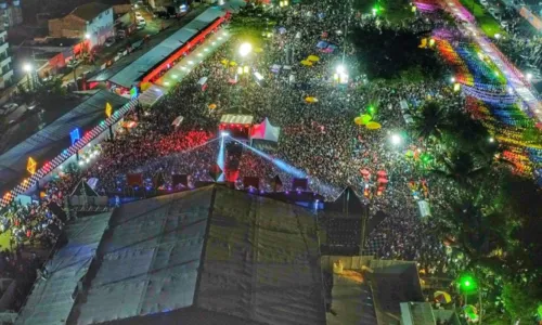 
				
					Tarcísio do Acordeon, Aquino e mais agitam 1ª noite do Ita Pedro, em Itabuna
				
				