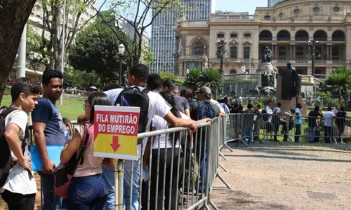 
				
					Taxa de desemprego de 8,5% é a menor para abril desde 2015, diz IBGE
				
				