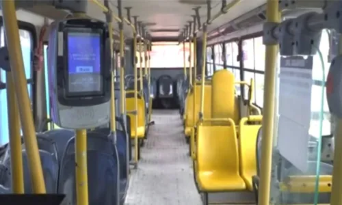 
				
					Três assaltos a ônibus são registrados em menos de 3 horas em Salvador
				
				