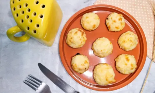 
				
					Veja como fazer bolinho de arroz com batata em 45 minutos
				
				