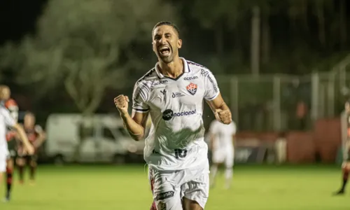 
				
					Vitória domina Ituano, vence partida e segue líder da Série B
				
				