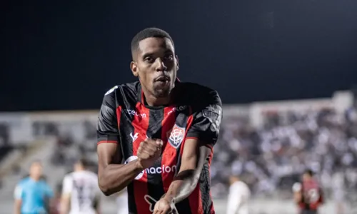 
				
					Vitória reage no fim e arranca empate contra Ponte Preta
				
				