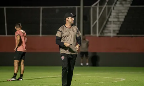 
				
					Vitória tenta se manter na liderança da Série B contra o Ituano
				
				