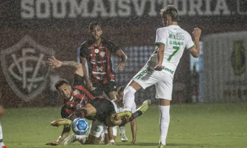 
				
					Vitória vence Chape e fecha turno da Série B na liderança
				
				