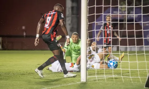 
				
					Vitória vira contra o Sampaio Corrêa e sobe para 3º na Série B
				
				