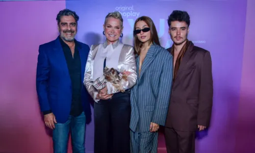 
				
					Xuxa posa com Sasha em lançamento de documentário no Rio; veja fotos
				
				