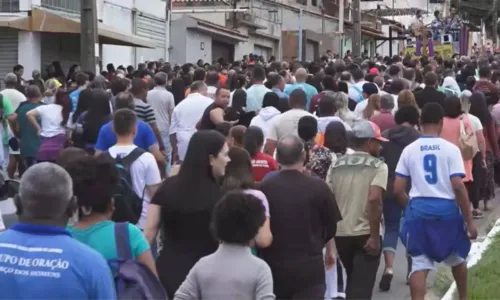 
				
					Tradicional procissão da Via Sacra reúne fiéis na Bahia
				
				