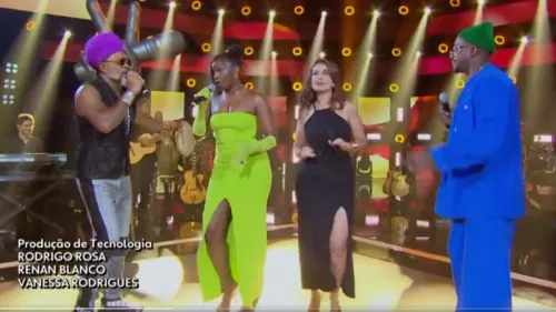 
				
					Fátima Bernardes cai no samba durante estreia do 'The Voice Kids'
				
				