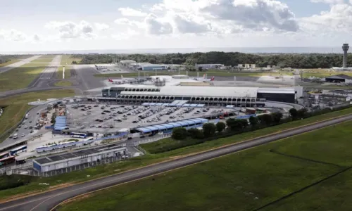 
				
					Venda de passagens de avião a R$ 200 deve começar em agosto
				
				