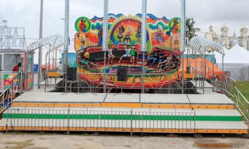 
				
					Parque de diversões na avenida Paralela funciona até domingo (23)
				
				