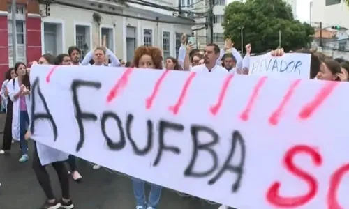 
				
					Alunos de odontologia da Ufba protestam por melhora da estrutura
				
				