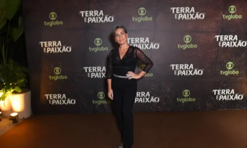 
				
					'Terra e Paixão': Elenco marca presença em festa de lançamento da novela
				
				