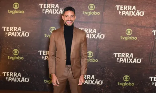 
				
					'Terra e Paixão': Elenco marca presença em festa de lançamento da novela
				
				