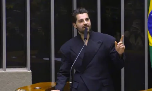 
				
					Alok discursa pela proteção dos povos indígenas: 'Brasil do cocar'
				
				