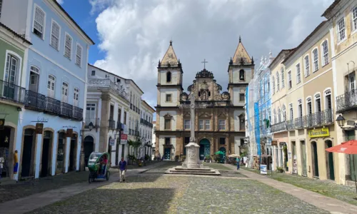 
				
					Após assaltos, Centro Histórico de Salvador ganha reforço policial
				
				