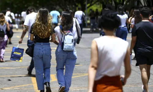 
				
					Enem: candidatos tem até sexta-feira para pedir isenção de taxa
				
				