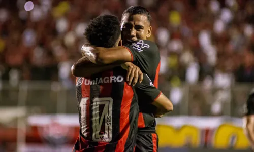 
				
					Série B: Vitória bate o Londrina por 2 a 0 e conquista marco histórico
				
				