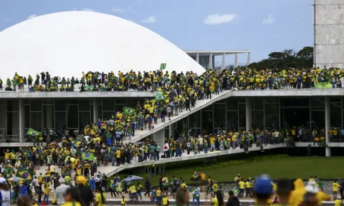 
				
					STF tem placar de 7 a 0 para tornar réus mais 200 envolvidos no 8/1
				
				