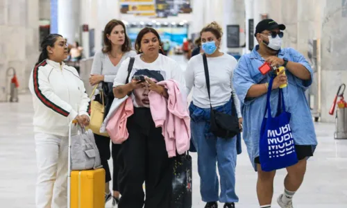 
				
					Ao lado de Gominho, Preta Gil desembarca no Rio após exames
				
				