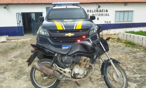 
				
					Mulher é presa após ser flagrada com moto roubada presenteada pelo ex
				
				