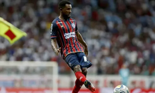 
				
					Sem Jacaré, Cicinho de voltar ao time titular do Bahia contra o Santos
				
				