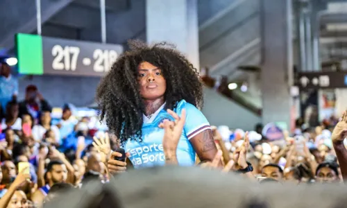 
				
					'Minha casa', diz A Dama após cantar para torcida na Fonte Nova
				
				