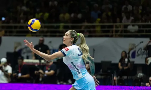 
				
					Thaísa anuncia volta à Seleção Feminina de vôlei: 'Dar meu máximo'
				
				