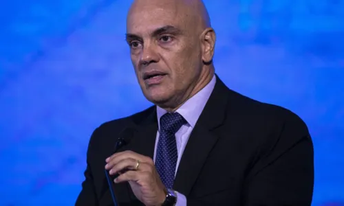 
				
					Moraes manda soltar Torres e determina uso de tornozeleira eletrônica
				
				