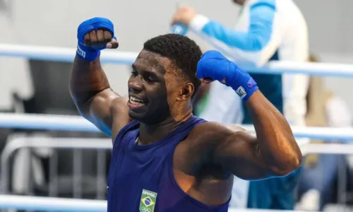 
				
					Wanderley Pereira avança à final e Shuga é bronze no Mundial de Boxe
				
				