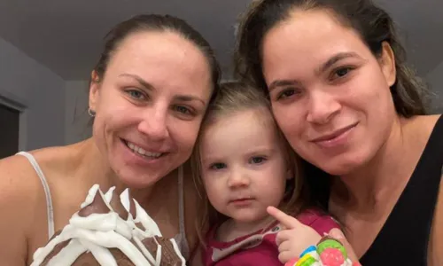 
					Nina Ansaroff, Raegan e Amanda Nunes
				
				
				