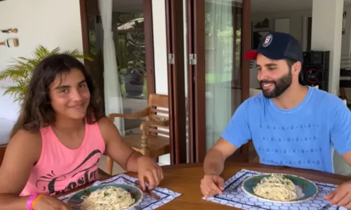 
				
					Macarrão ao molho branco: aprenda a receita favorita do filho de Ivete
				
				