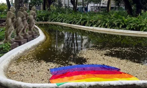 
				
					Exposição fotográfica marca o Dia da Luta Contra a LGBTfobia
				
				