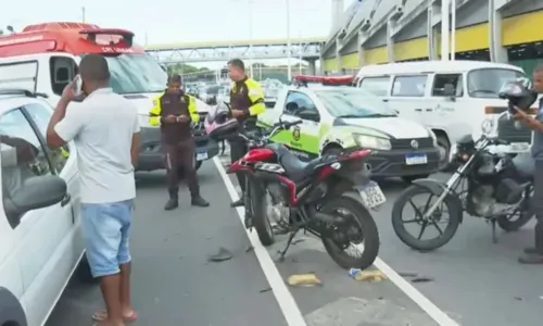 
				
					Mulher morre e homem fica ferido em acidente na Av. Tancredo Neves
				
				