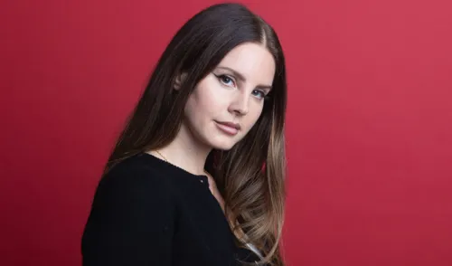 
				
					Lana Del Rey lança single 'Say Yes To Heaven', do álbum Ultraviolence
				
				