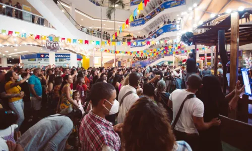 
				
					Shopping tem 'Arraiá' com Filomena Bagaceira e Banda Sextando
				
				