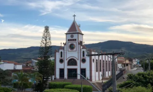 
				
					Ibicuí: como chegar, onde ficar e onde curtir o São João
				
				