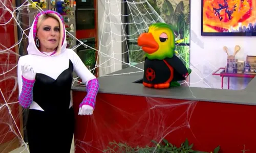 
				
					Ana Maria Braga se fantasia de personagem do 'Homem-Aranha'
				
				