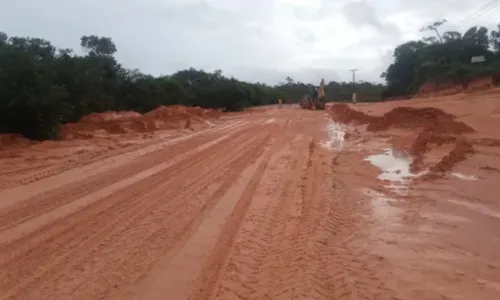 
				
					Após fortes chuvas, Governador da Bahia realiza sobrevoo em Entre Rios
				
				