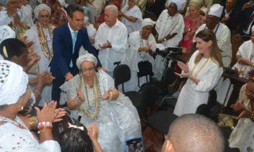 
				
					Mãe Carmen recebe Comenda Maria Quitéria na Câmara de Vereadores
				
				