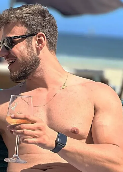 
				
					Quem é Matheus Gabriel, galã do sertanejo e suposto affair de Maiara
				
				