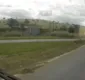 
                  Homem morre após caminhão tombar; vídeo impressionante mostra explosão