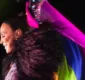 
                  'Liberdade do amar', diz Ivete Sangalo ao posar com bandeira gay