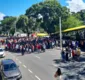
                  Servidores municipais fazem manifestação na região da ACM